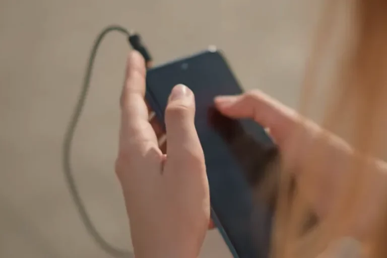 Ukryte radio w telefonie